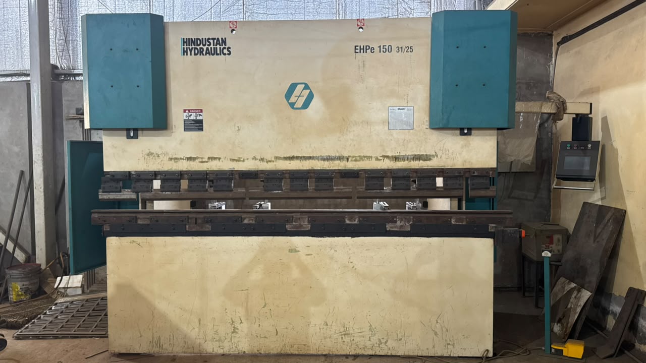 Hindustan Hydraulics press brake at the centre